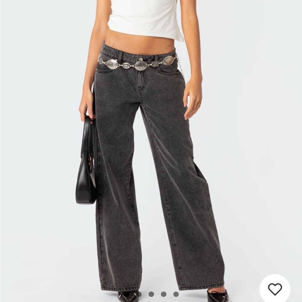 Edikted Raelynn Washed Low Rise Jeans